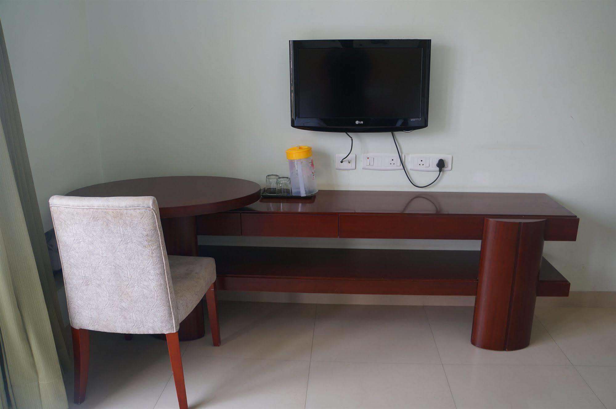 Lotels Hotel Chennai Exterior photo