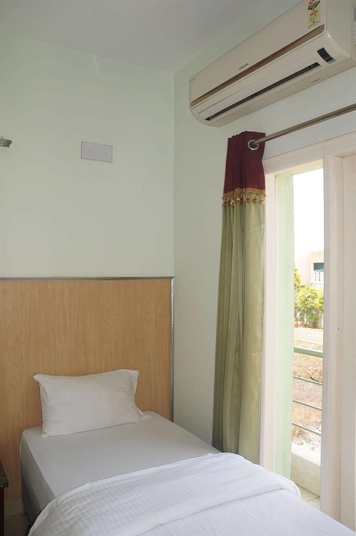 Lotels Hotel Chennai Exterior photo