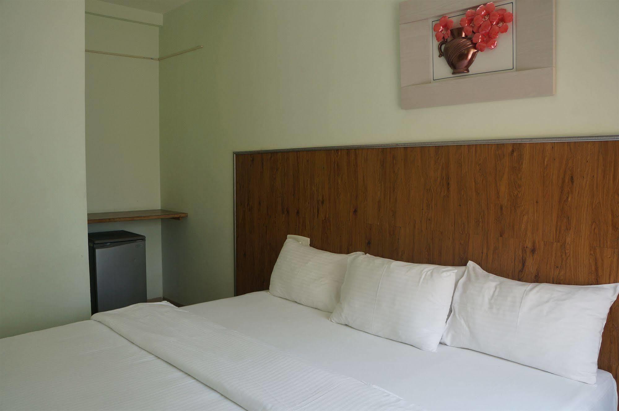 Lotels Hotel Chennai Exterior photo